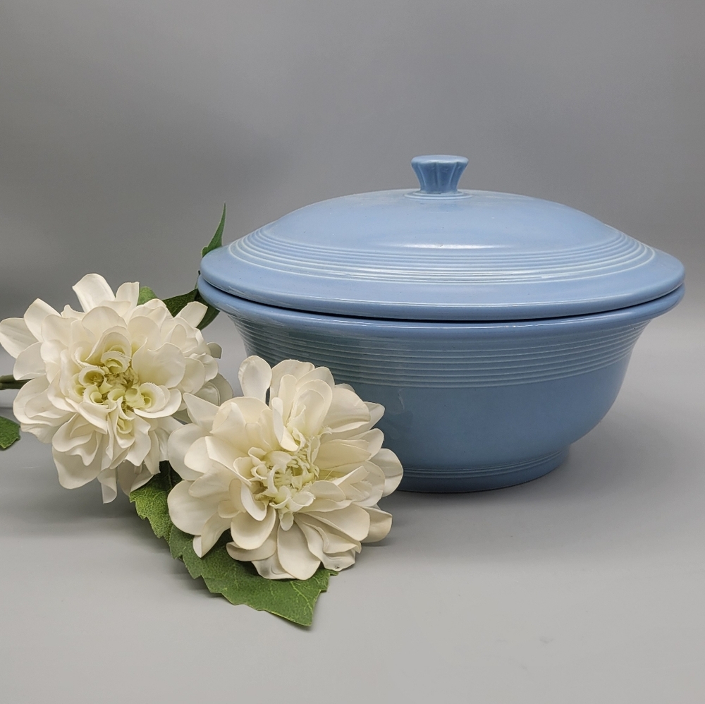 Vintage Fiesta Periwinkle Blue Round Covered Casserole Dish Serving Bowl